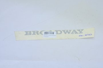 Broadway Yazı Em (Açık Renk)