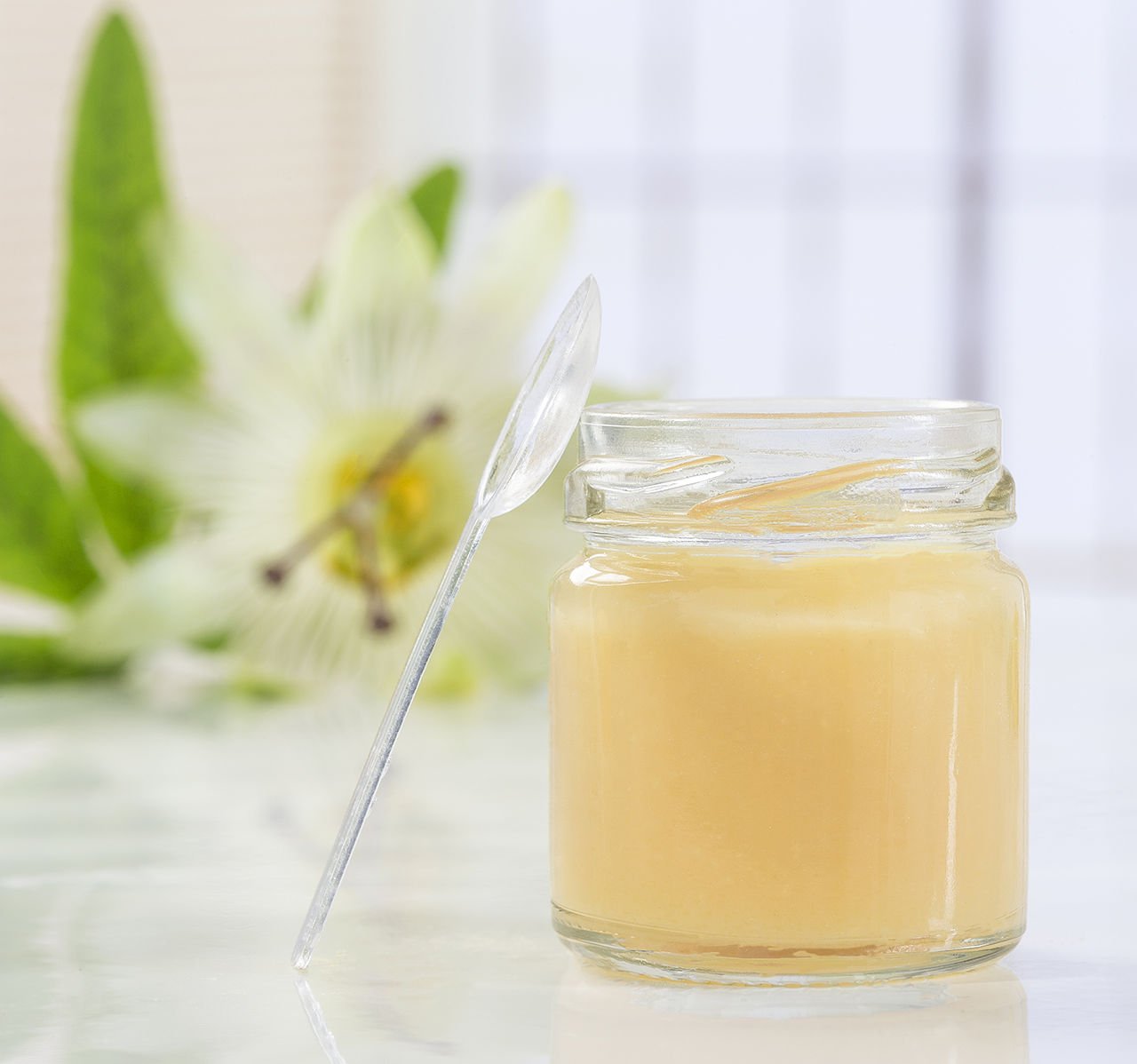 Arı Sütünün 12 Potansiyel Sağlık Faydası