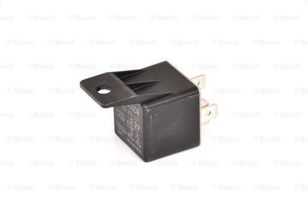 BOSCH_0332209211 Değiştirici RöleMAN 35.332 VF 198810 - 199504; 35.292 VF 198810 - 199504; 33.362 DF 198709 - 199002; 32.362 VF 198803 - 199002; 35.362 VF 198810 - 199002; 35.332 VFA 198907 - 199504; 35.292 VFA 198907 - 199504; 33.292 DF VOL 1504951; VOL