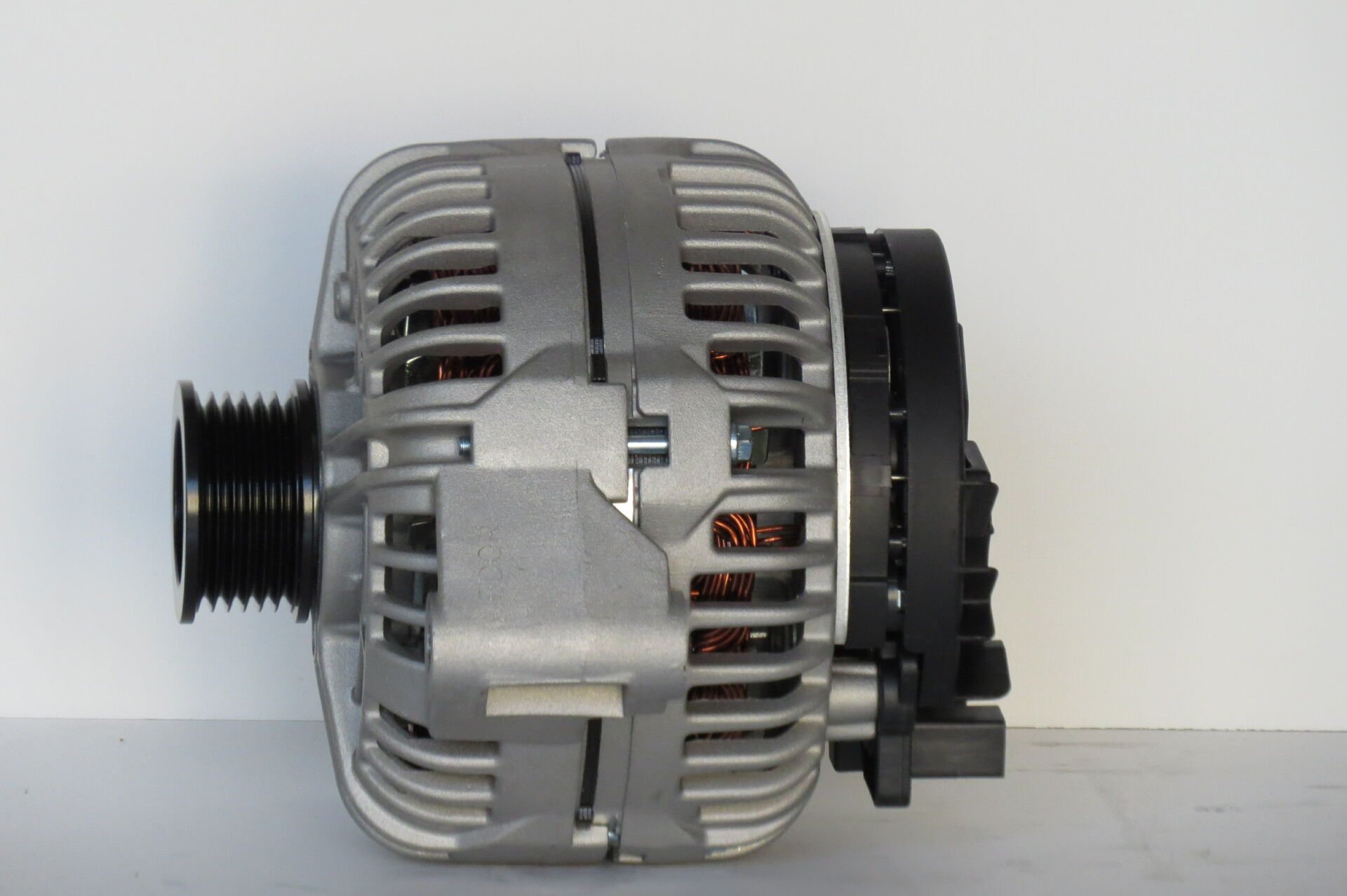 MEDOR ALT 257  ALTERNATÖR 12V 180 AM. MERCEDES  0124615012    0124615020    0124615044    0986043670 0124625007