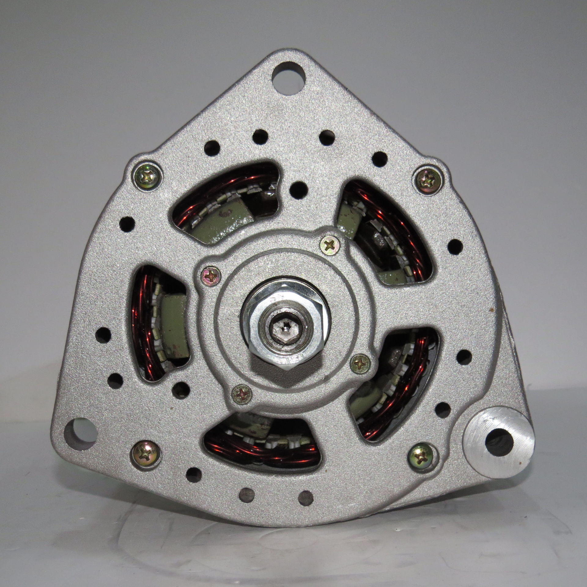 MEDOR ALT 330  ALTERNATÖR 12V 60A MERCEDES BENZ 0120488138.