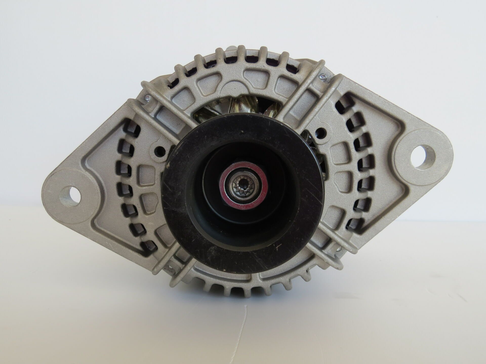 MEDOR ALT 388  ALTERNATÖR 24V 80A VOLVO FH10-FH12-FH14  2000  0124555009   0986046290    20409228   85000626 0124555017