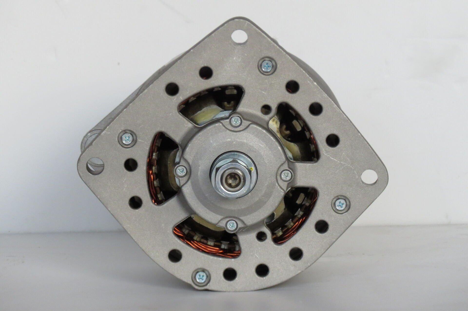 MEDOR ALT 390  ALTERNATÖR 24V 65/80A İVECO SCANIA EM  3 KULAK  0120468131    0986039490    6033GB3033   6033GB3034    1409378    571498 0120468065.