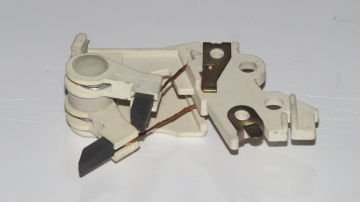MEDOR 39104  ALTERNATÖR KÖMÜR YUVASI BMC BELDE 81204