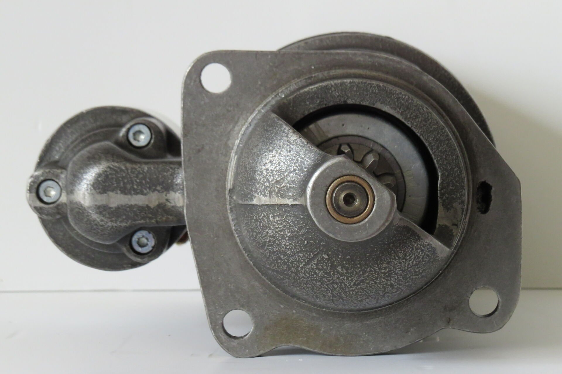 STR 8018  MARŞ MOTORU MAGIRUS UZUN  24V 9 DİŞ 4 KW BOSCH EM. DEUTZ   0001360012   0001368001   42522653   42522641   098611270  6200662   6209190   1173820 0001360012