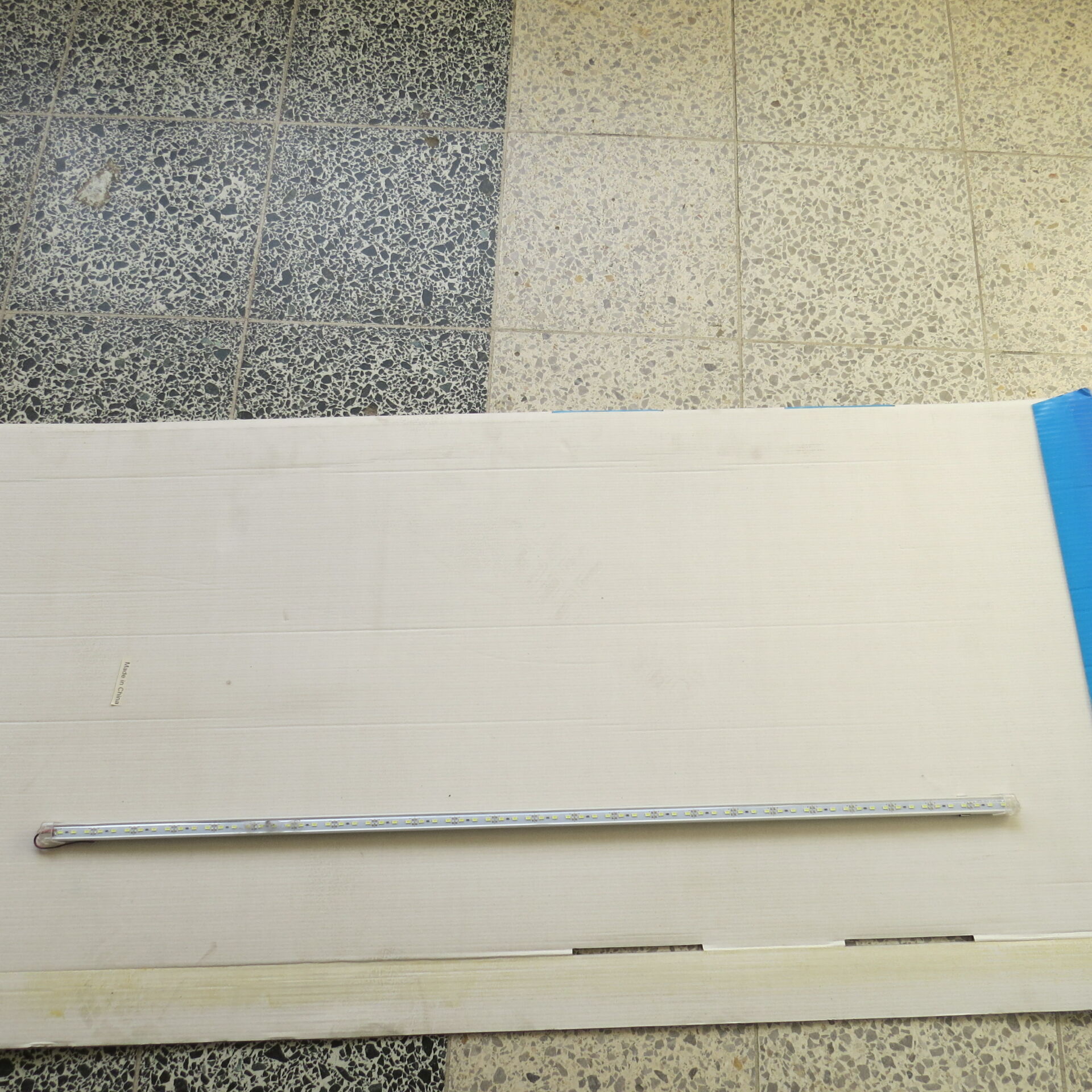 ÜÇLER.A21-01101LA ÜÇLER LEDLİ TAVAN LAMBA (100CM) ŞEFFAF 12V ANAHTARLI