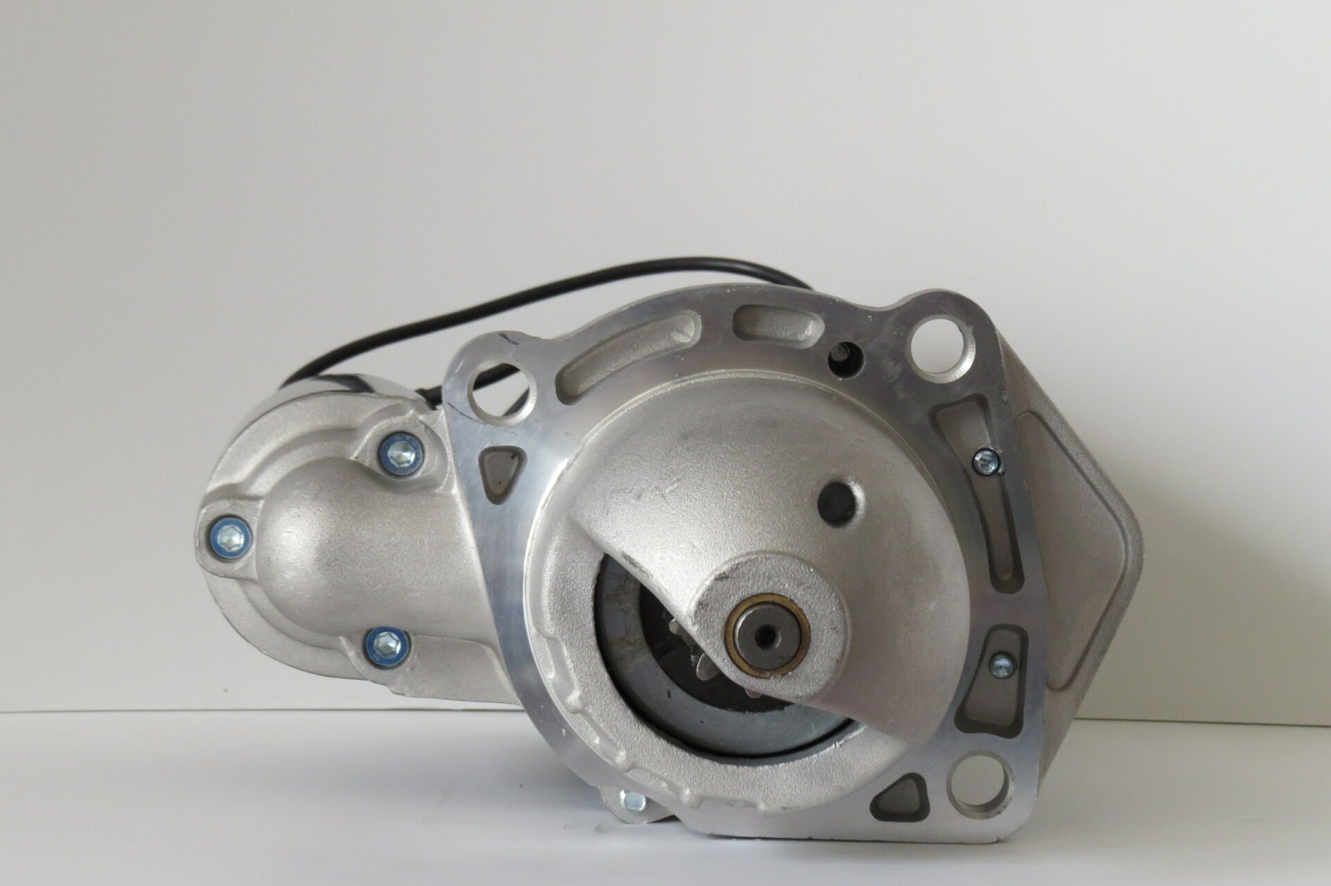 STR 8050  MARŞ MOTORU İVECO BMC 10 DİŞ 4KW   İVECO BMC PROFOSYONEL    0986020170    04892338  0001263005 ıs 1255   11131501 0001231016