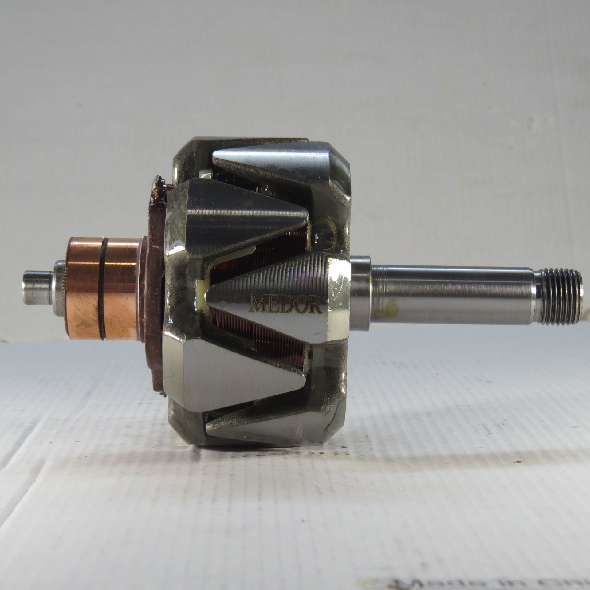XRT 1160   ROTOR RENAULT 9 12V 60 AMP.  092985