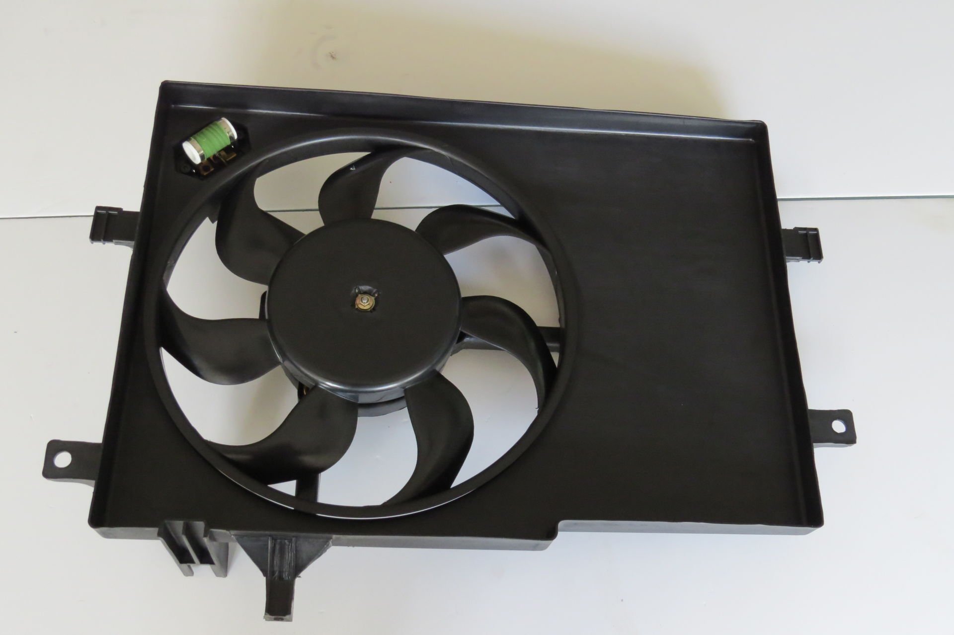 10696    FAN  MOTORU FIAT PALİO 1.216V  (59916) A C REZİSTANSLI 46848916