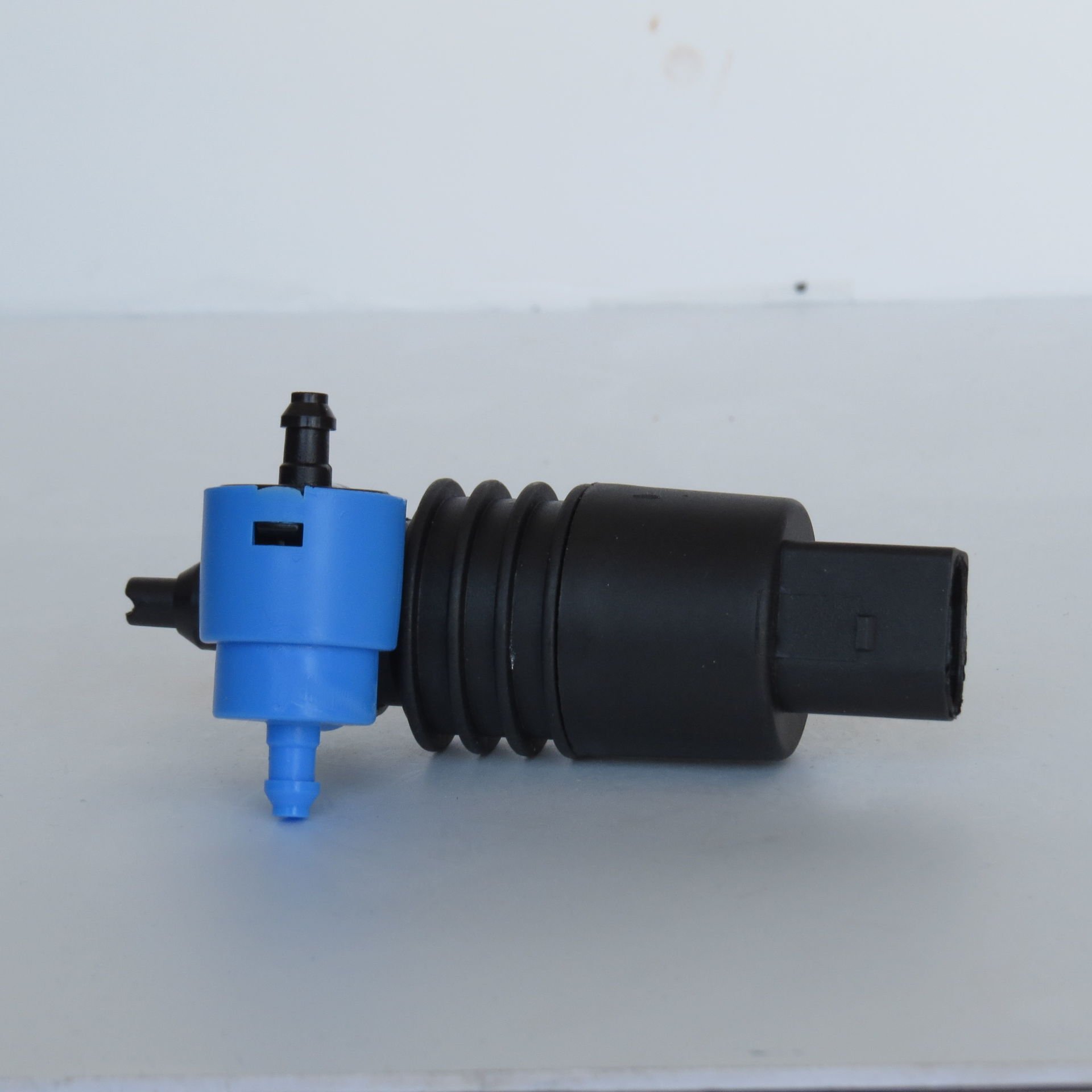 MEDOR WP 2002   SU MOTORU 12V VW TRANSPORTER T5 YC639