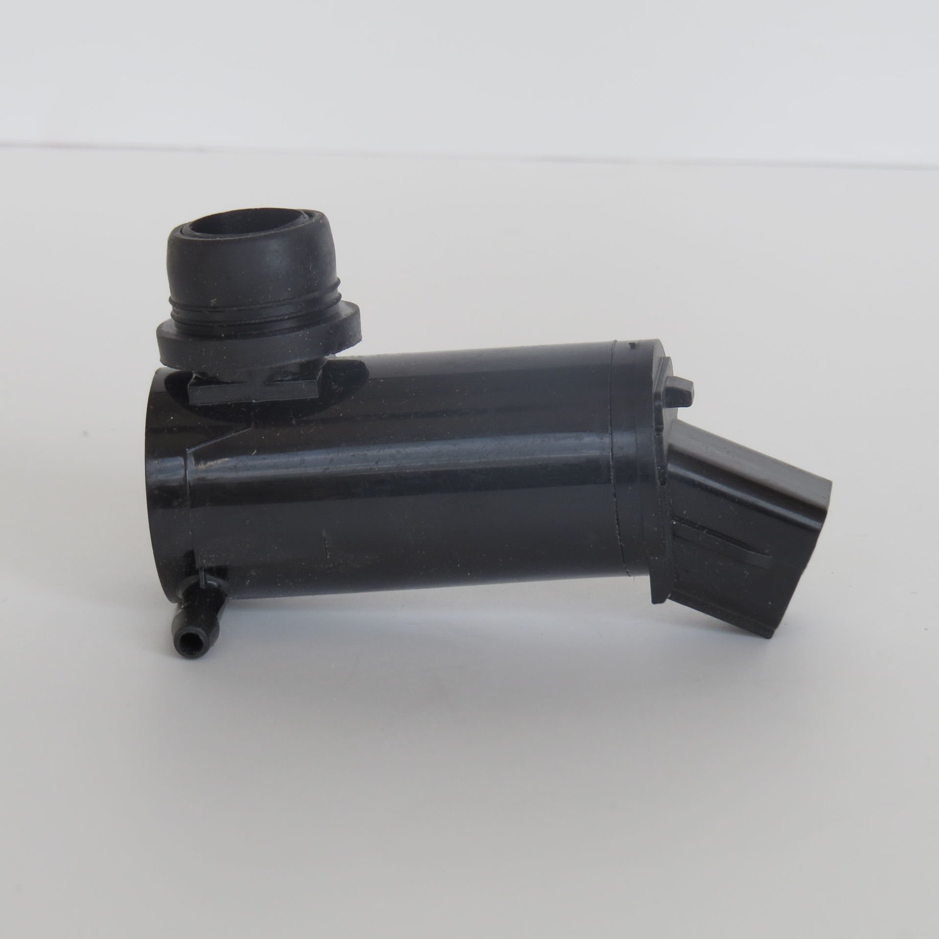 WP 2006  SU MOTORU 12V HYUNDAI ACCENT ERA YC603F