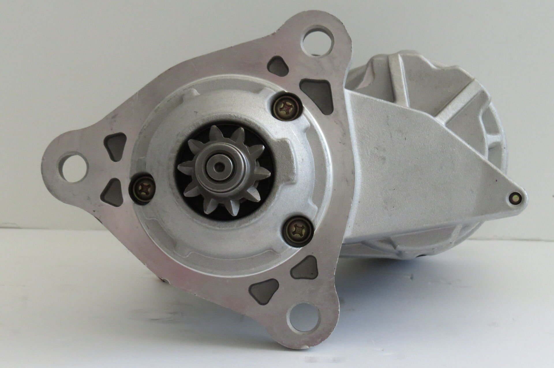 MEDOR STR 6175  MARŞ MOTORU İVECO CURSER STRALIS 24V 10 DİŞ   42498115    99486046  M9T61671    M9T67671  2995372  504042667 2280007550,