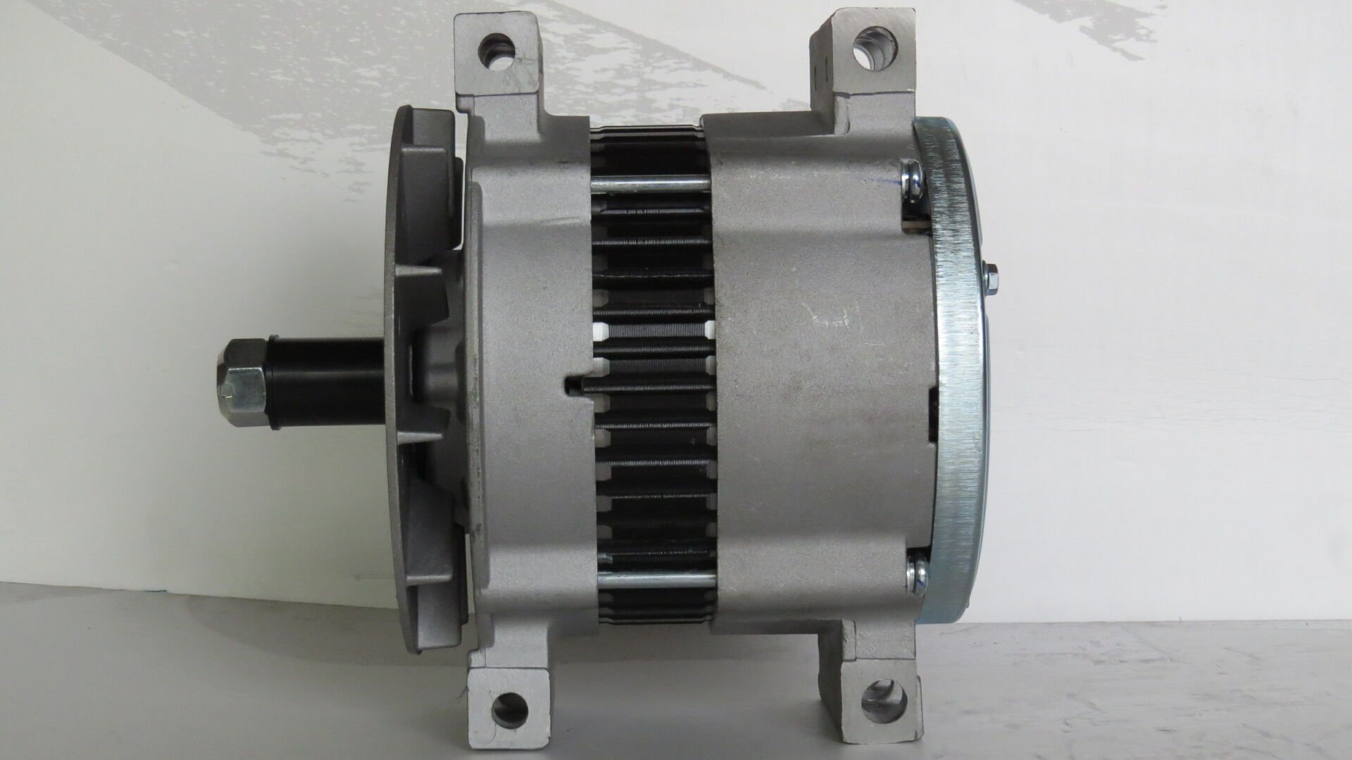 MEDOR ALT 956 ALTERNATÖR CATERPILLER D10 D348 24V 95AM. PERKINS    1012118400    1012118401    1012118460    2267683    2357133   287A703   0124655297 10R-9789 CAT 101211-8270