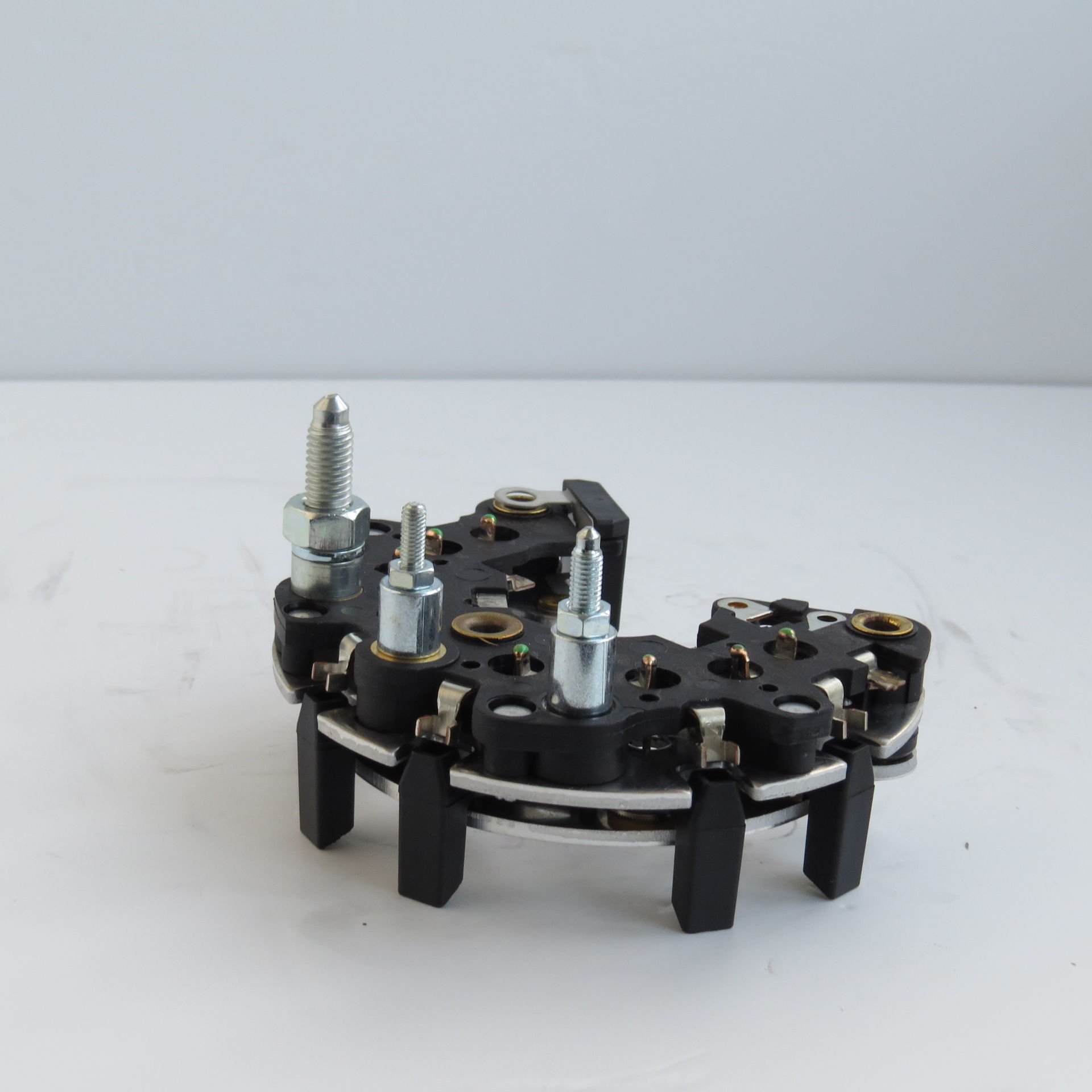 ISKRA MAHLE MGX427  ALT.DİOT TABLASI JCB DEUTZ VOLVO IA1076 LETRİKA MAHLE