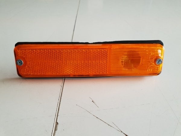 ÜÇLER.1-0318L ÜÇLER M131 YAN SİNYAL LAMBASI (FANTOM)  TOFAŞ JEEP CJ5 SARI