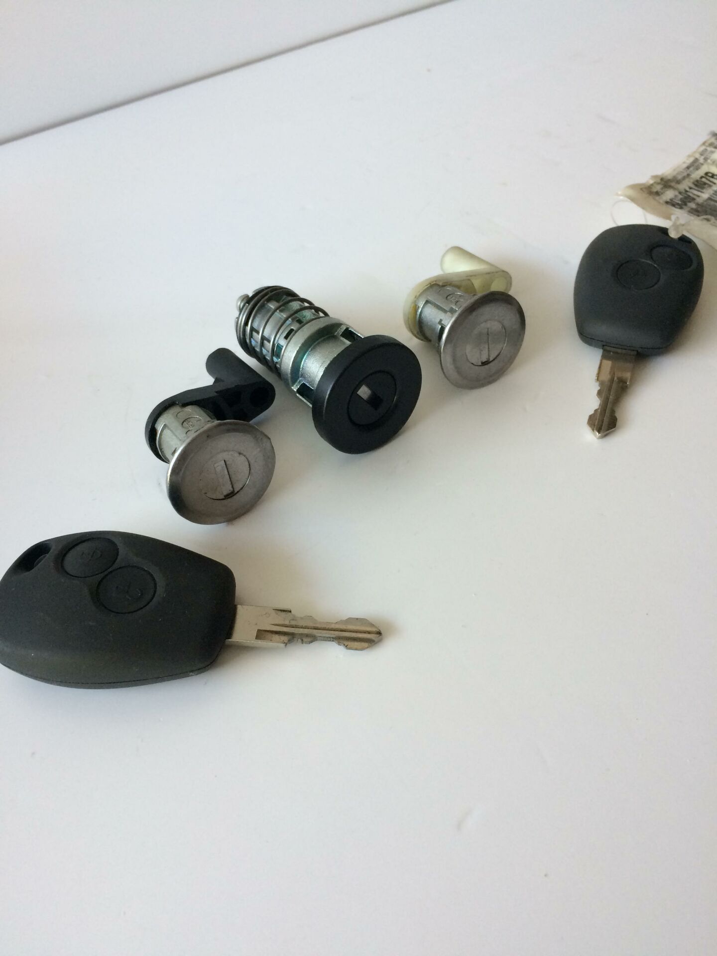B4K-1-02-15 B4K 806015881R RENAULT-DCAIA KİLİT SETİ KONTAK-ŞİFRE
