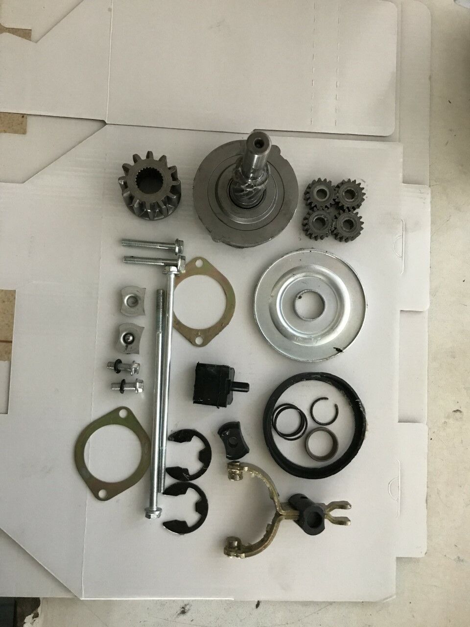 MD 79-9026 MARŞ TAMİR TAKIMI REDİKTÖR MİLİ ÇATAL  ORTA KAPAK LASTİK DİŞLİ KAFASI 12 DİŞ SEKMAN YÜZSÜK 39MT M9T20171 M9T84771 STR 9026 MITSUBISHİ TİPİ