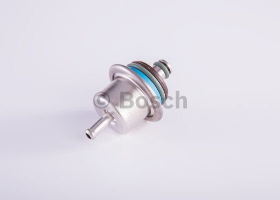 Basınç RegülatörüCHEVROLET; OPEL Corsa Wagon 1.0 MPFI 16V 199904 - 200207; Corsa 1.6i Hatch 200003 - 200707; Corsa Pick-Up 1.6 MPFI 199601 - 200308; Corsa Sedan 1.0 MPFI 16V 199904 - 200210; Corsa Sedan 1.6 MPFI 199512 - 200308; Cors GMC 93360887; GM