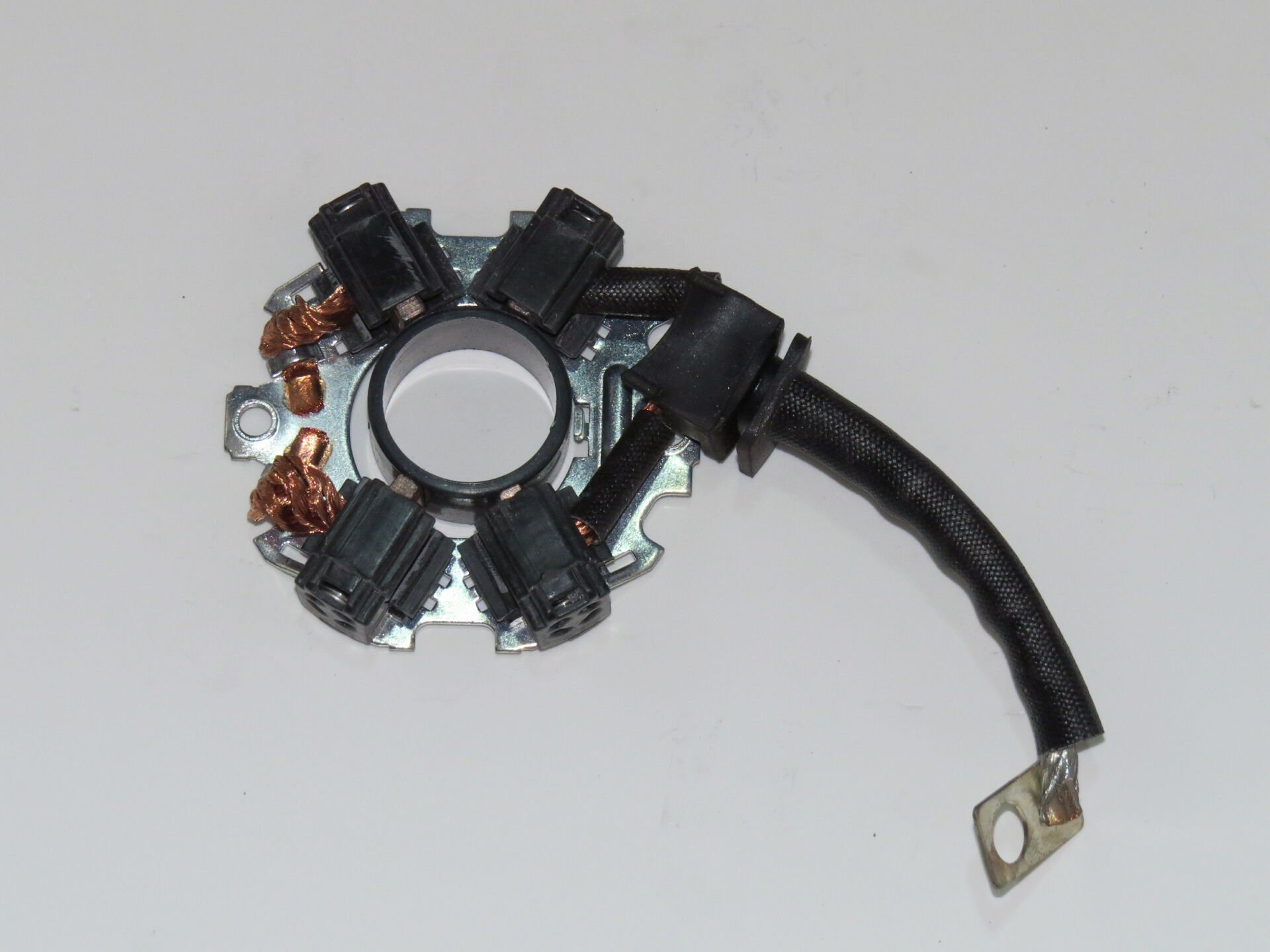 MEDOR BHM 6090 KÖMÜR YUVASI 12V  CLİO I MEGANE I 1,5 DCI M321X07076