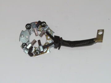 MEDOR BHM 8632   KÖMÜR YUVASI 12V MAZDA 323 HYUNDAİ EXEL M647C0021 M649T01271 N32618X70 E92Z11061A SBE330