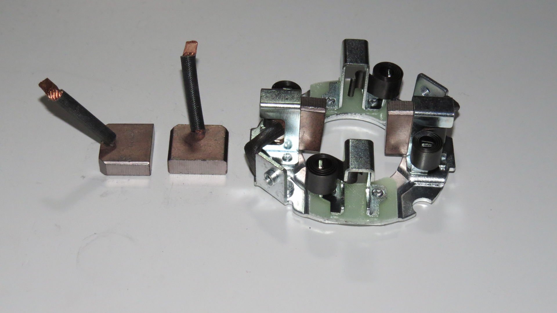 MEDOR BHM 10102  KÖMÜR YUVASI  MERCEDES AXOR ACTROS 39 MT  HD-332B