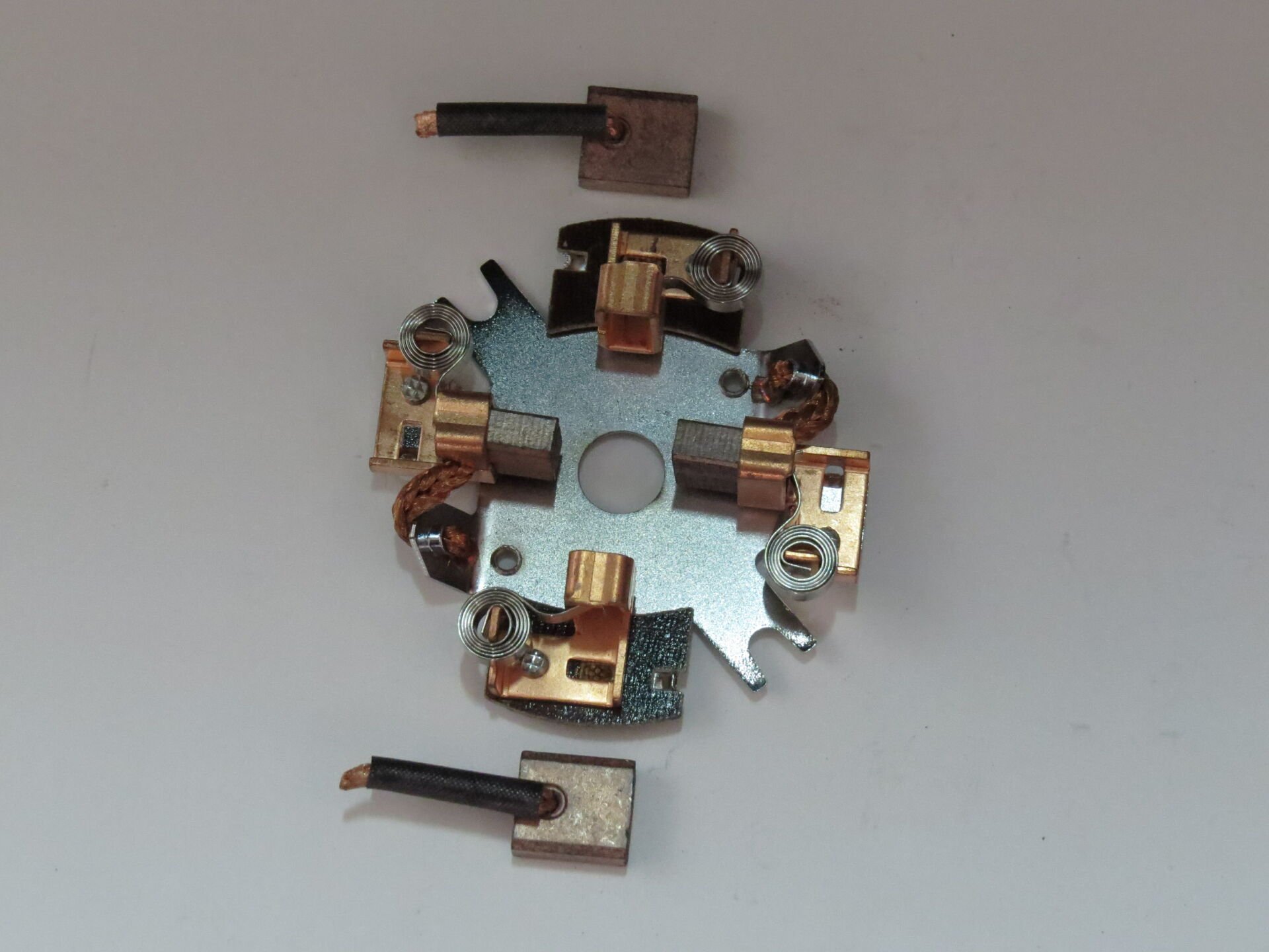 MEDOR BHL 125  KÖMÜR YUVASI 12V FOCUS RANGER 1,6 DİZEL MOTORCRAFT TİPİ 81093