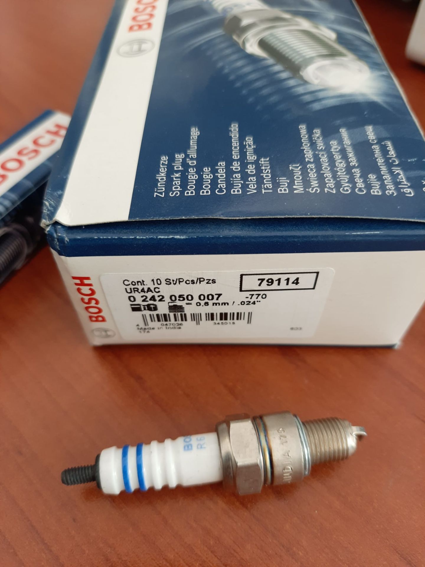 MOTOSİKLET BUJİSİ WR174544 UR4AC 0242050004 KISA PASO İNCE DİŞ