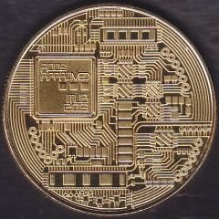 Bitcoin Altın Rengi Plastik Kapsülünde Çil