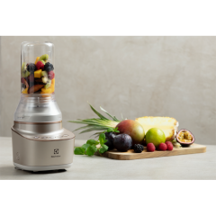 Electrolux E7CB1-8SSM Smoothie Blender Soft Sand