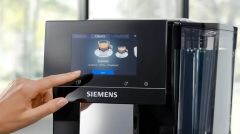 Siemens TP703R19 Tam Otomatik Kahve Makinesi EQ700 classic Piyano siyah, Çıkarılabilir su tankı