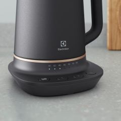 Electrolux E7K1-6BP Su Isıtıcı (Kettle) 1.7 Litre 2400 Watt