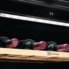 Electrolux EWUS052B5B Tezgahaltı Solo Şarap Dolabı 35 Şişe