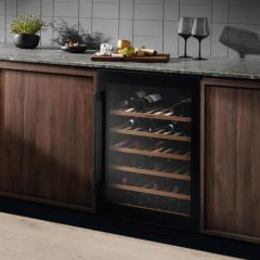 Electrolux EWUS052B5B Tezgahaltı Solo Şarap Dolabı 35 Şişe