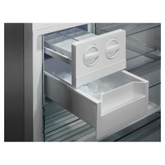 Electrolux LNT7MD58X TwinTech No Frost Buzdolabı 84cm Inox