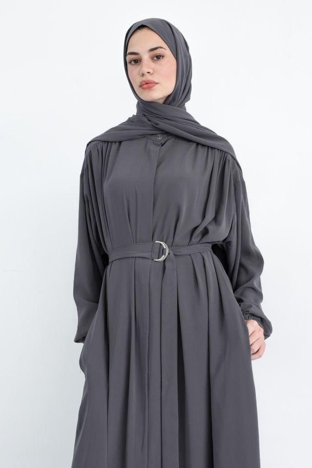 Omuzdan Büzgülü Ferace