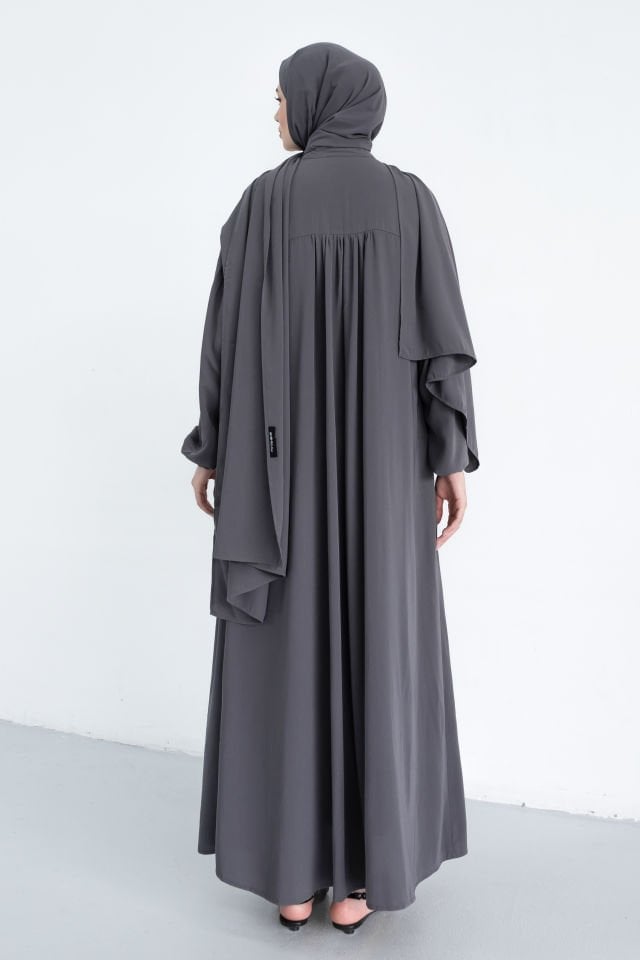 Omuzdan Büzgülü Ferace