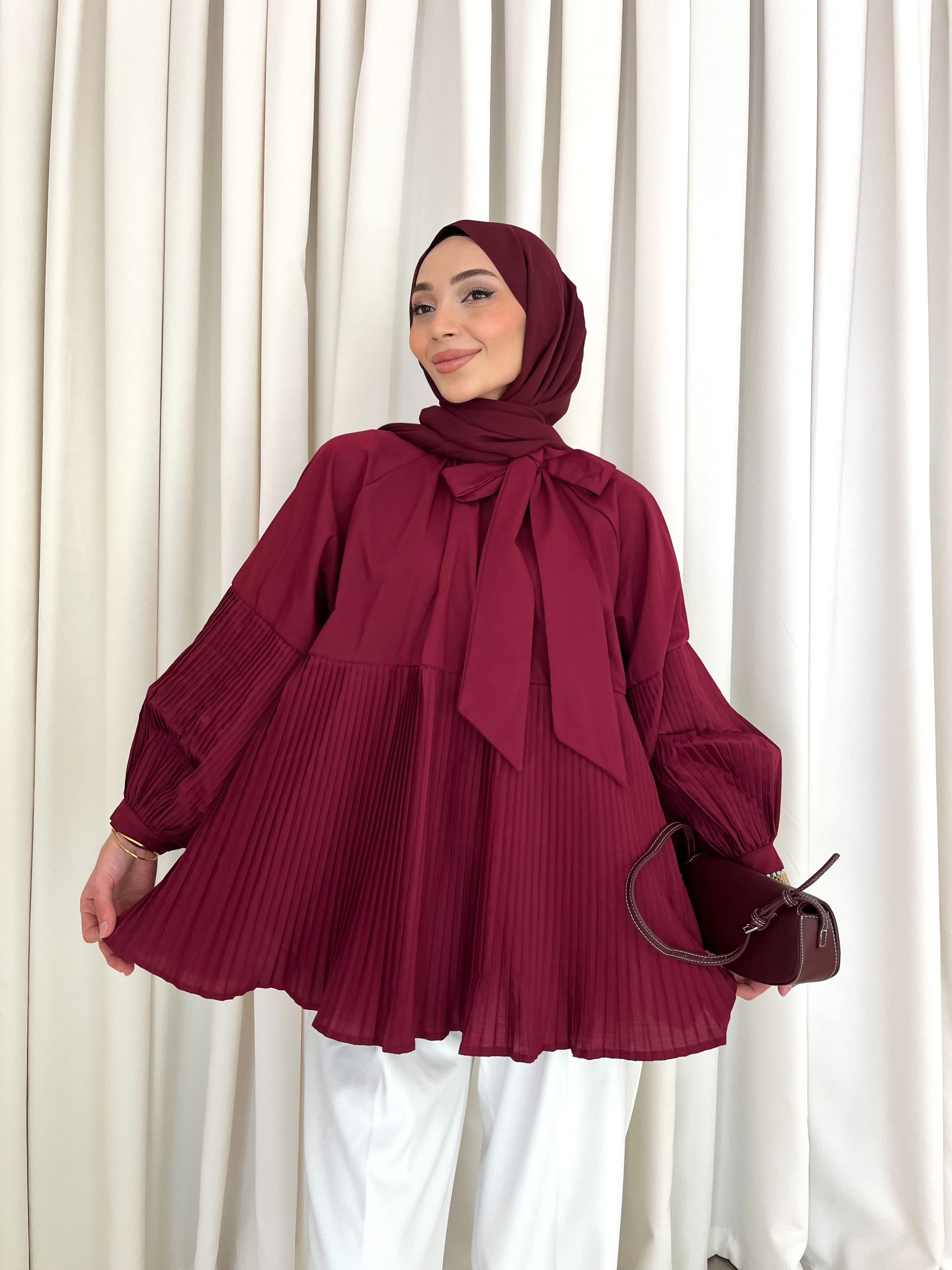 Pile Detaylı Fiyonk Bluz