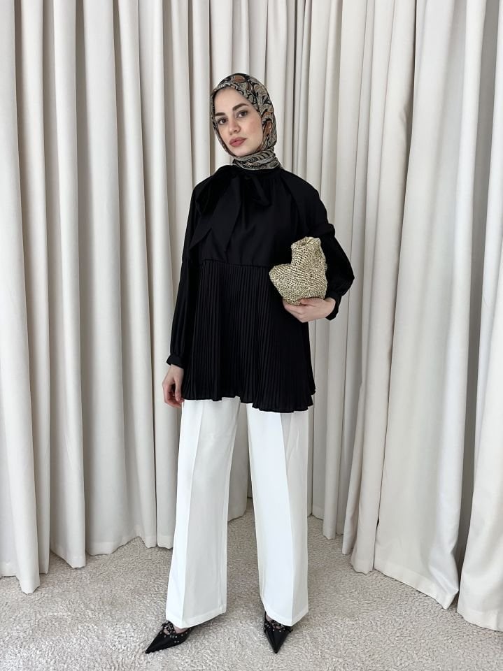 Pile Detaylı Fiyonk Bluz