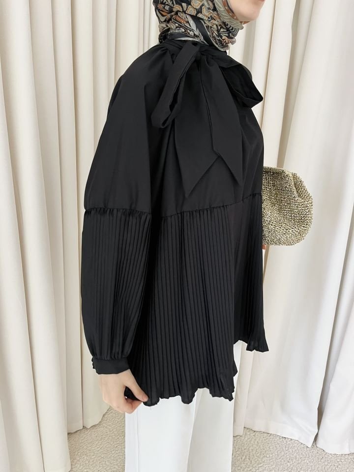 Pile Detaylı Fiyonk Bluz