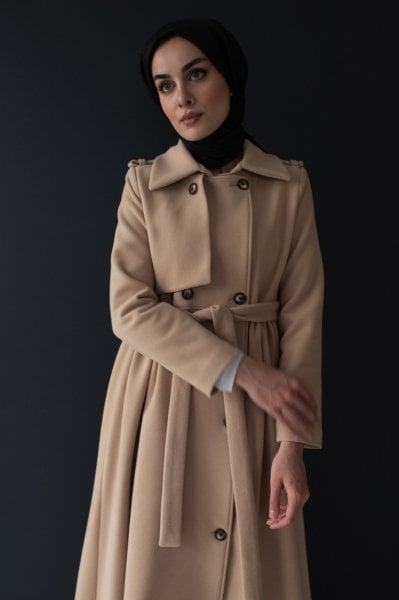 DÜĞMELİ ROBALI KAŞE KABAN