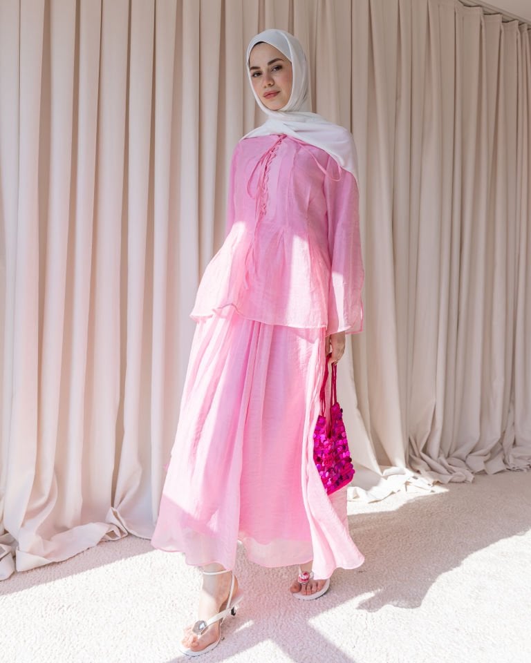 Pembe Esinti Takım