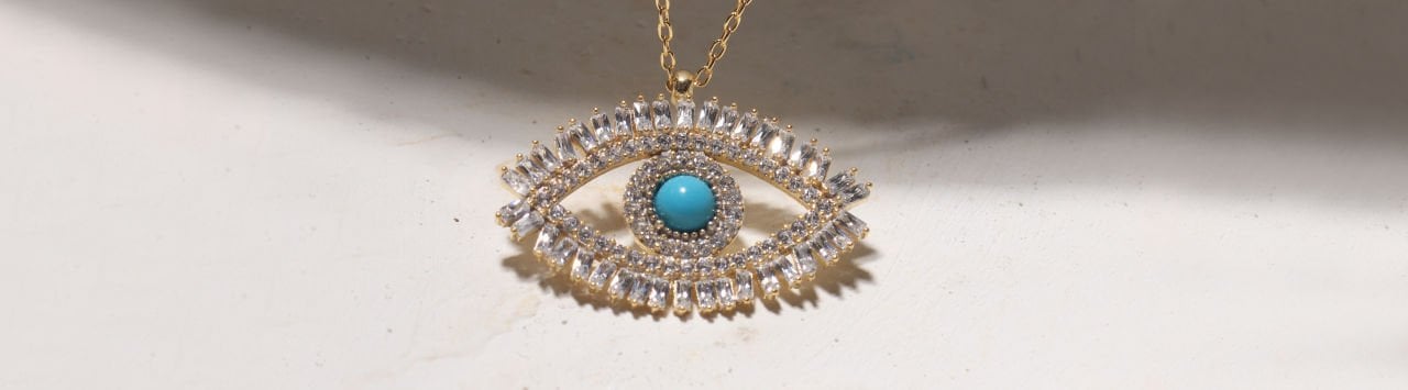 Gümüş Takılar ve Vintage Tarz: Eski ile Yeniyi Buluşturmak