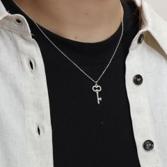 Taşlı Anahtar Kolye 718033 Silver