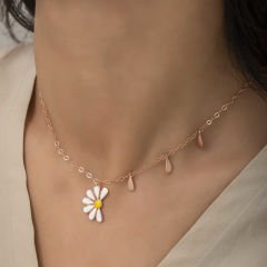 Gümüş Rose Papatya Seviyor Sevmiyor Bayan Kolye