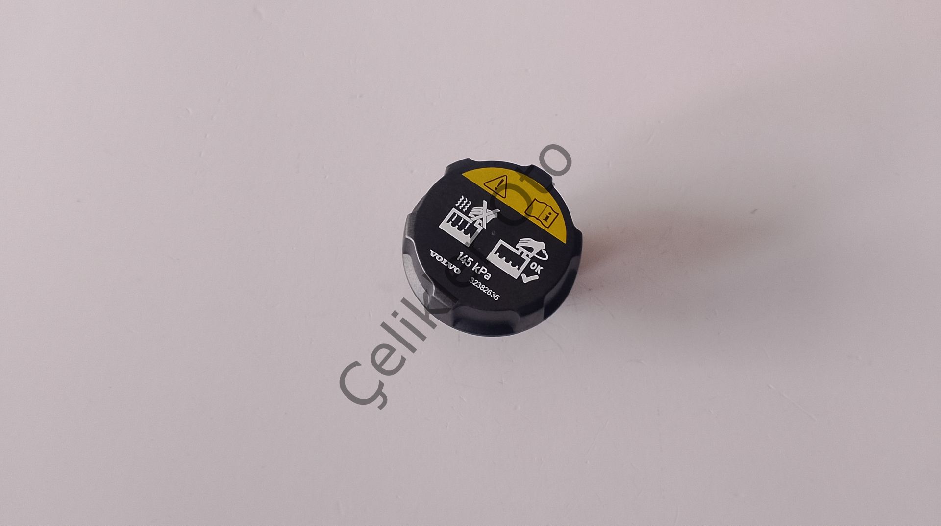 Radyatör Ek depo Kapağı V40 S40 V50 S60 V60 S80 V70 S90 V90 XC60 XC90 32382635