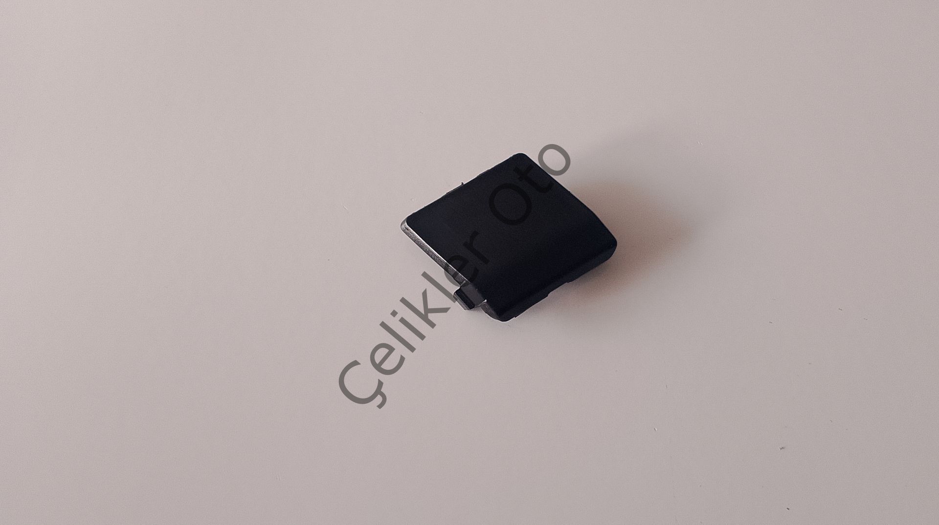Ön Tampon Çeki Kapağı Clio 4 511800233R