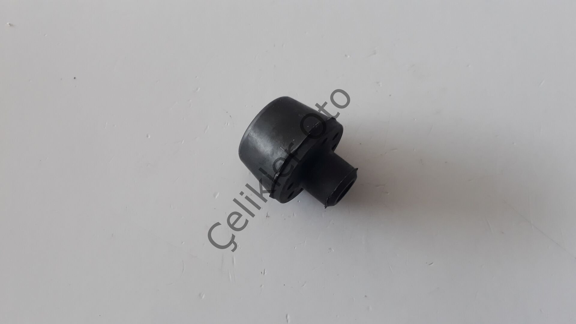 Radyatör Alt Takozu Clio Kango Megane Laguna Twıngo Megane 7700842041