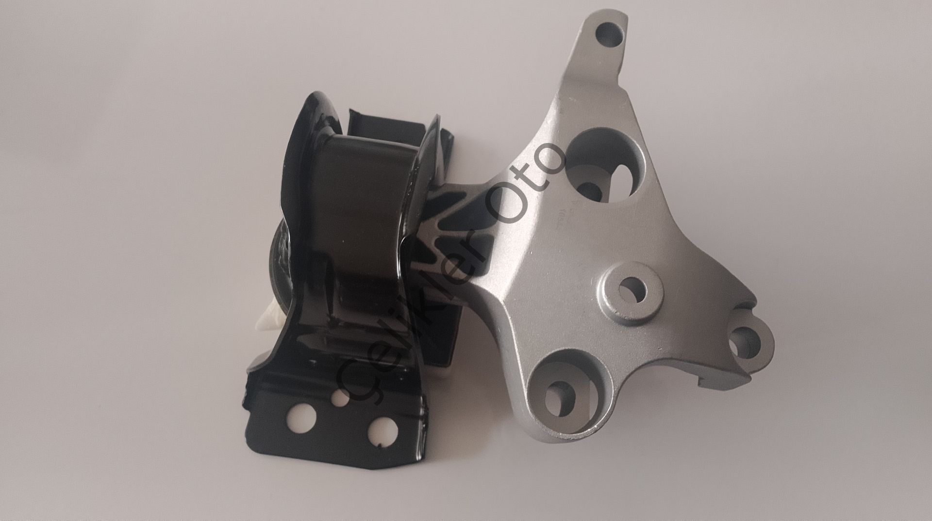 Sağ Üst Motor Takozu Dacia Duster 1,5Dci K9K 4X4 112107399R