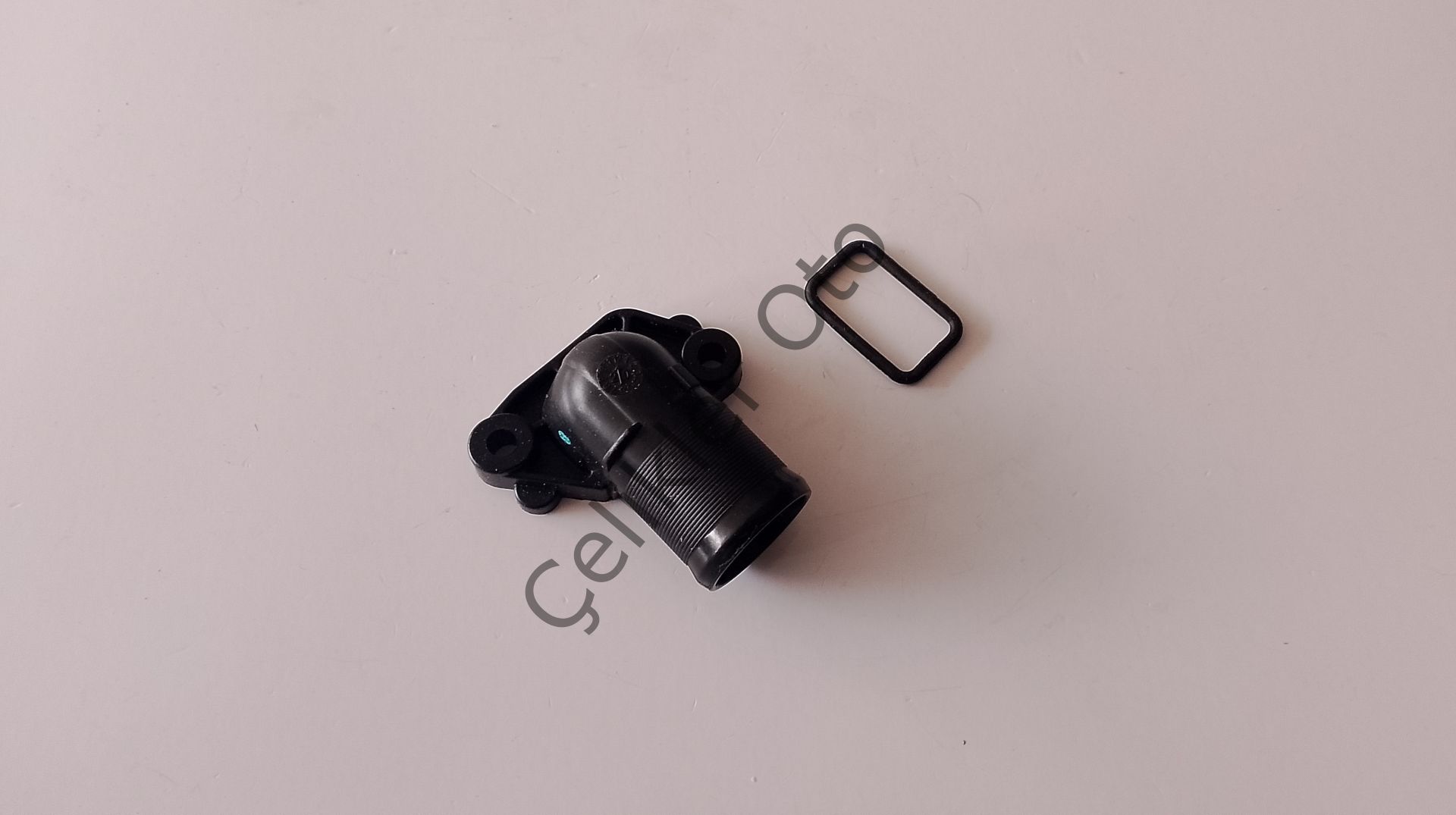 Devirdaim Su Pompası Çıkış Borusu Clio Modüs Twıngo 1,2 8V D4F 7701041346
