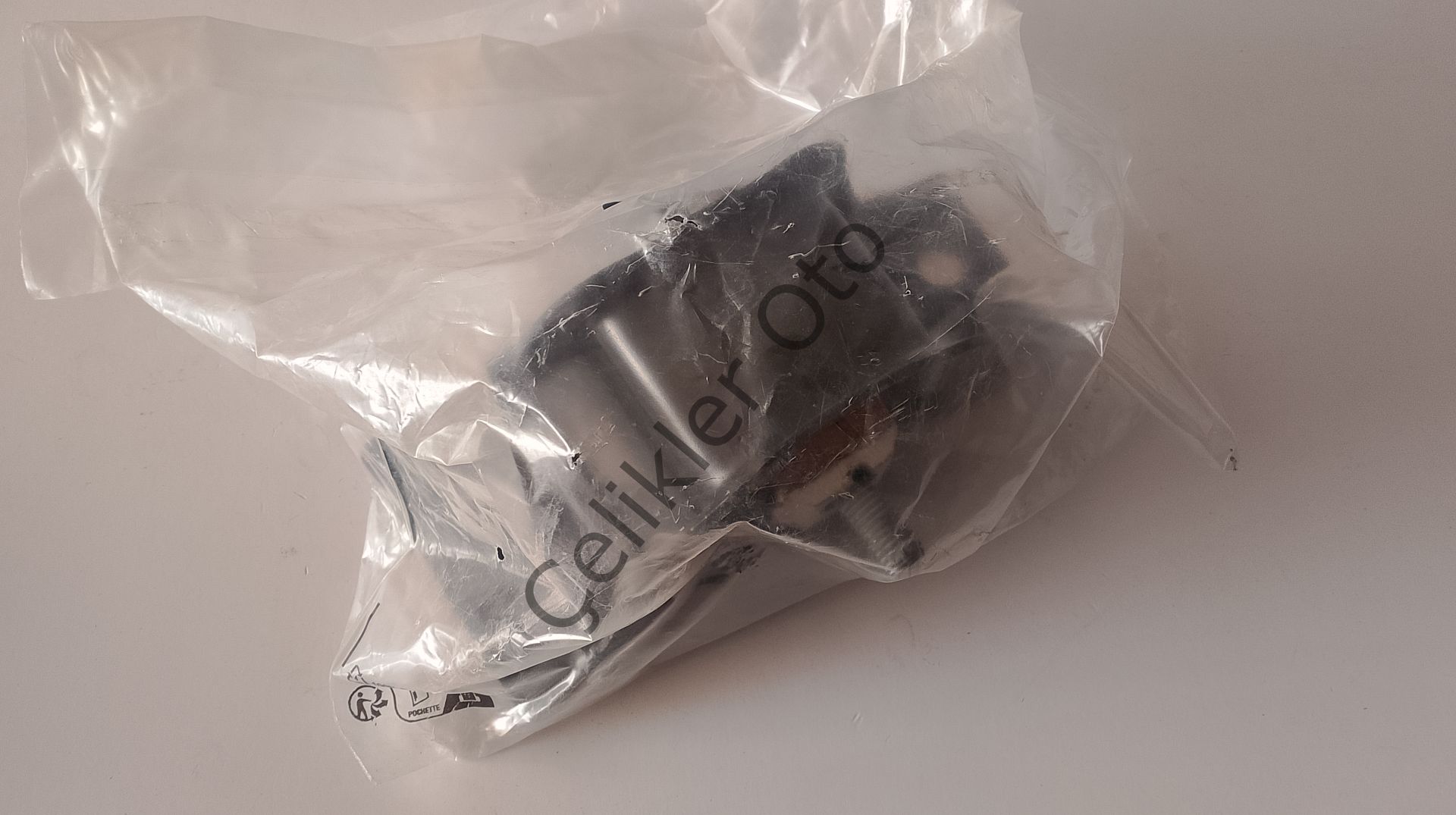 Motor Takozu Sağ Üst Clio 3 Modüs 8200131305